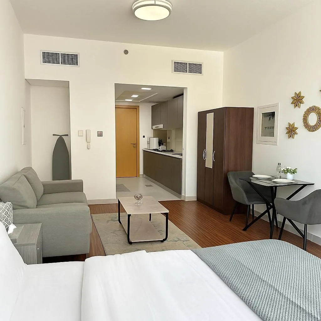 Cozy Apartment In Jumeirah Village Circle, Dubai.  두바이